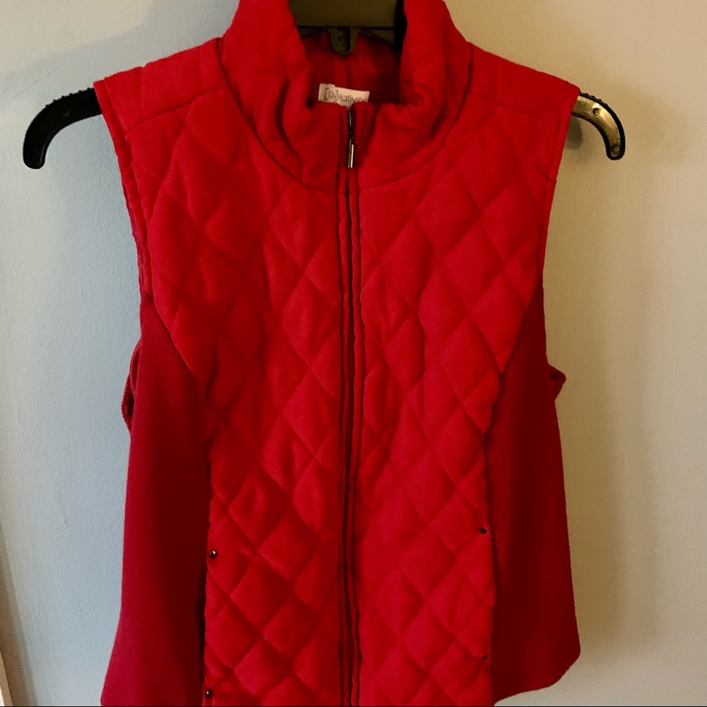 Relativity Vest - Picture 2 of 7